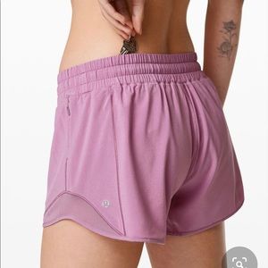 LULULEMON Tracker Low Rise Lined Short 4”